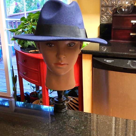 ??NWOT Bow Fedora main image 6